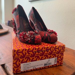 Beautiful Tory Burch Wedges - New in Box